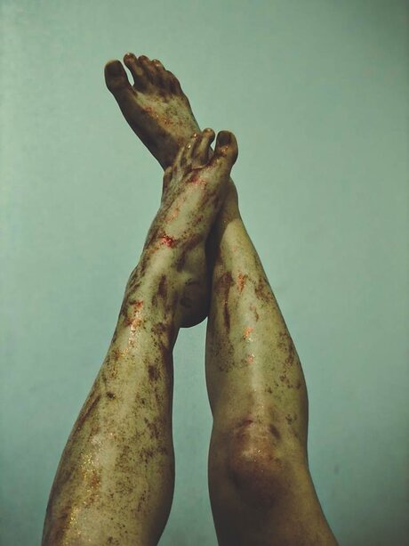 Feetasty nude model pic