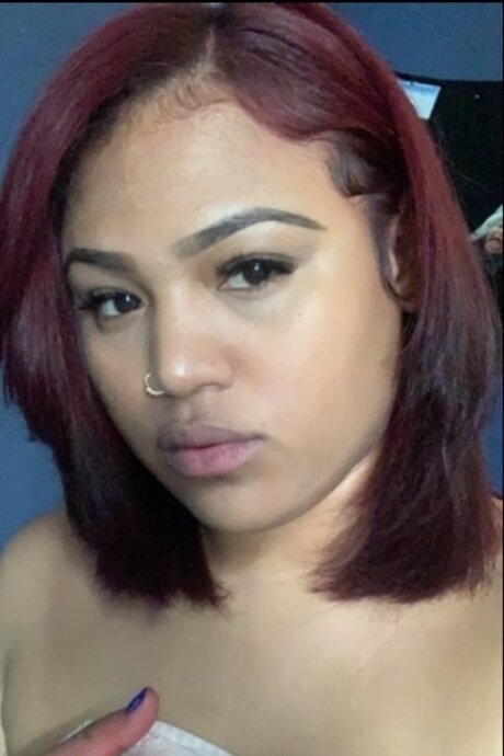 u194161323 adult model pic