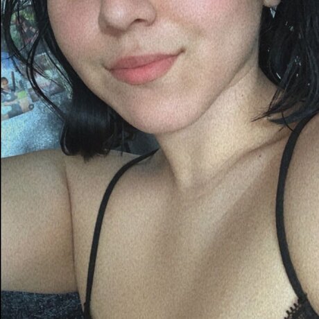 MiniRosa star exclusive photos