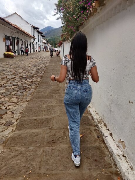 Stephanny Romero sexy actress pic