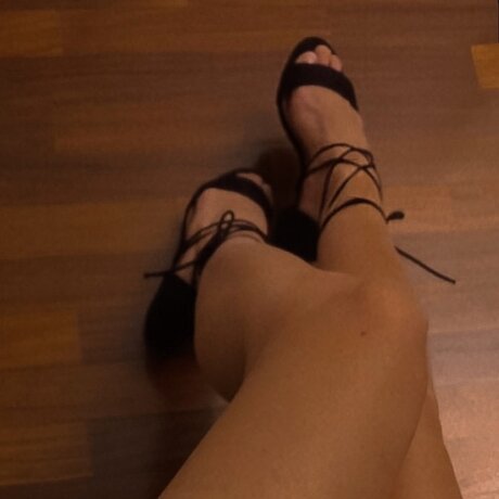 EnamoRada model hd picture