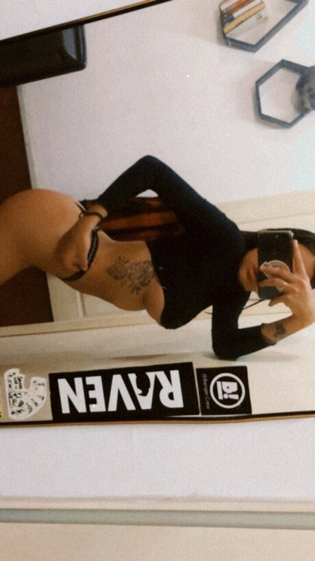 Malena nude model archive