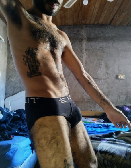 IvanHot98 model free pics