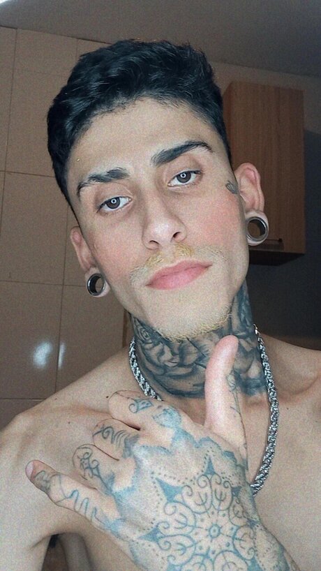 Henrique Vianna sexy model gallery