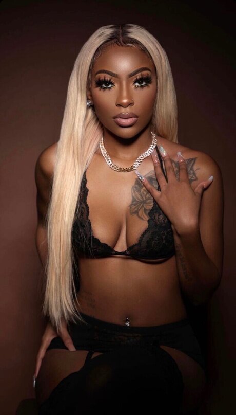 Nova Amour top star images