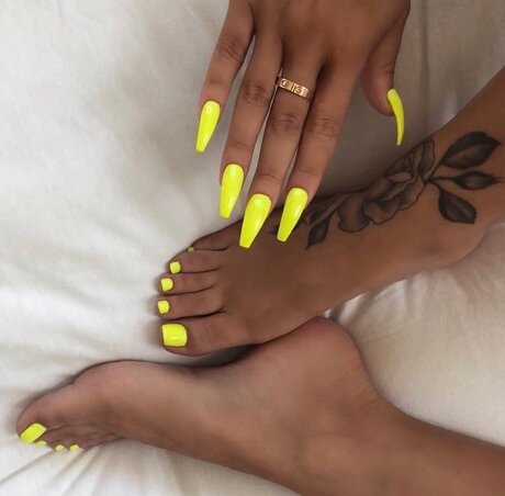 Hannah Vegas sexy pornstar pics