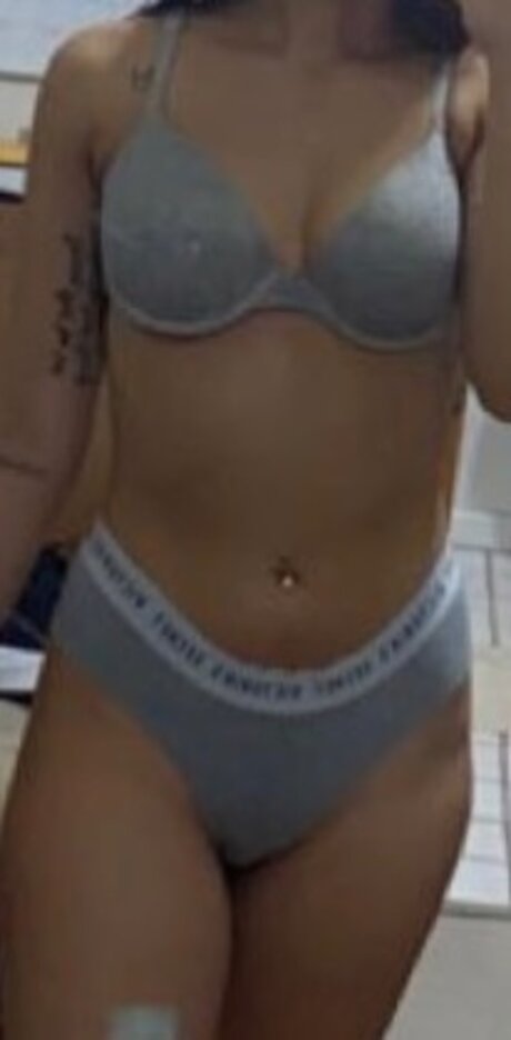 notsoinnocentbabyy sexy model photo