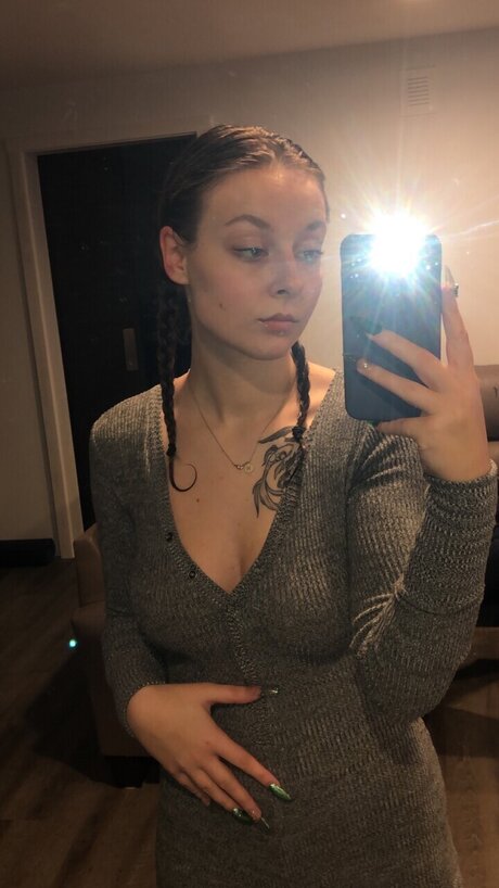 Little hilly nude pornstar pictures