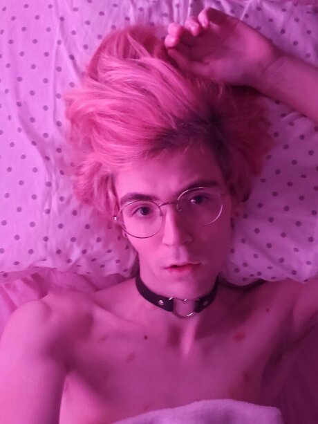 Willowing Away model hot pictures