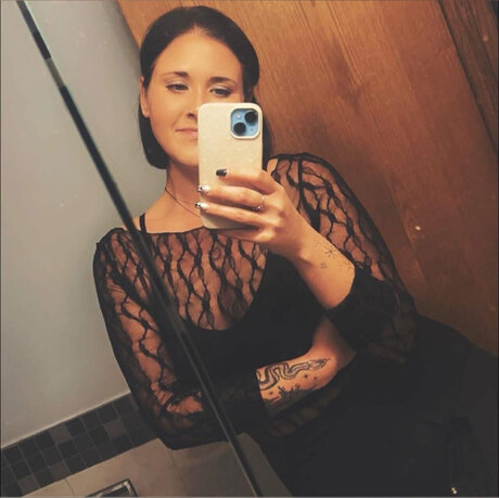 Nickyy exclusive star pics