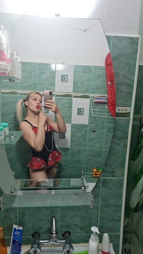 Lacra star adult image