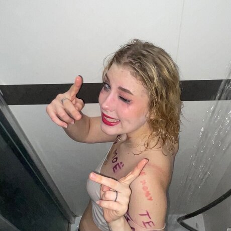 Elfik nudes actress pic