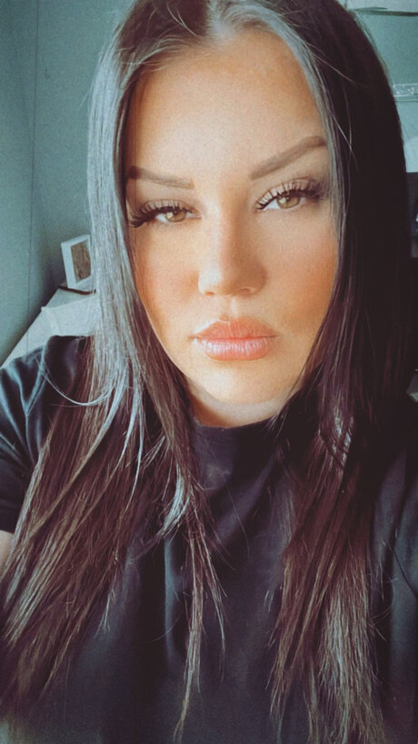 Amelia Lewis top model image