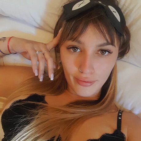 _Violeta_ top star pic