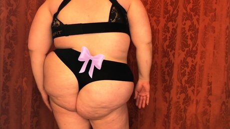 Muttise model sexy galleries