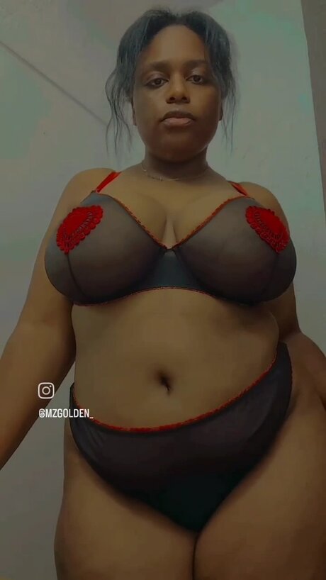 GoldenThickness model adult galleries