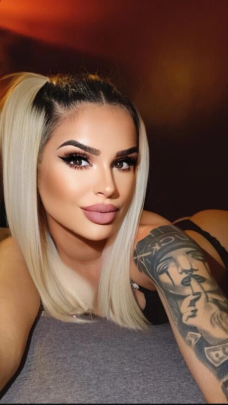 BabyCleo star sexy images