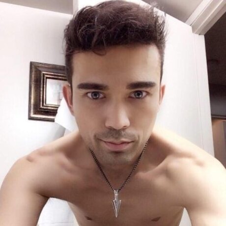 ThomKatOfficial nudes actress gallery