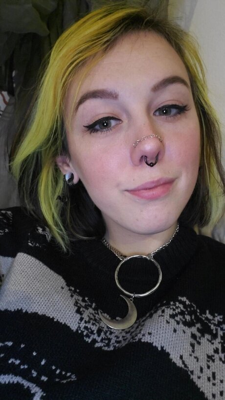 Euphoriua nudes model picture