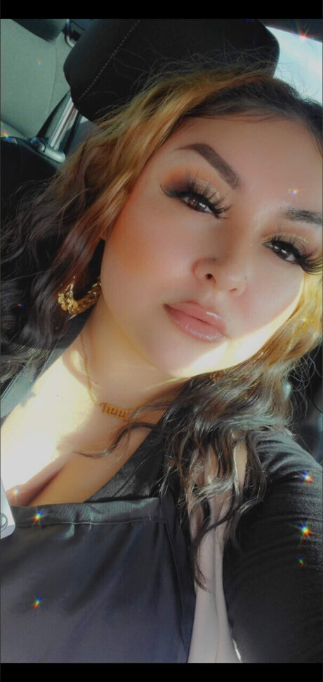 Thicxxbaddi3 model hot images