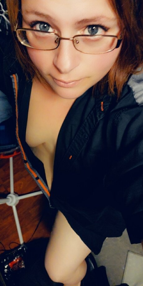 curlz pornographic model image