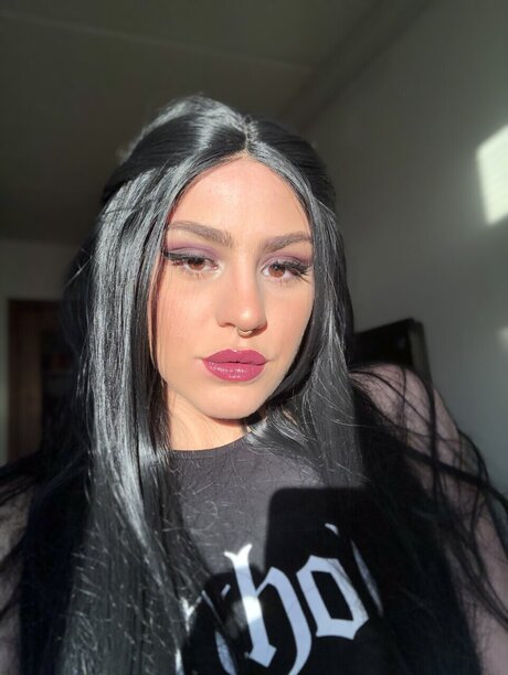 Elizabeth Jones erotic pornstar img