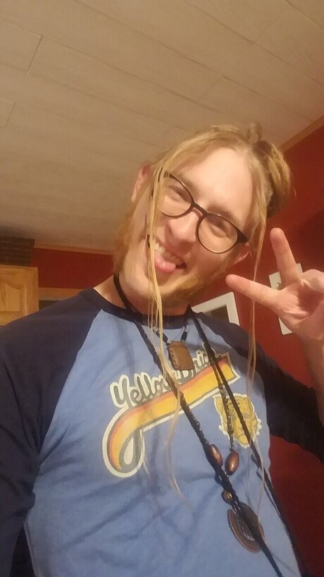 Chops Knifehouse pretty actress img