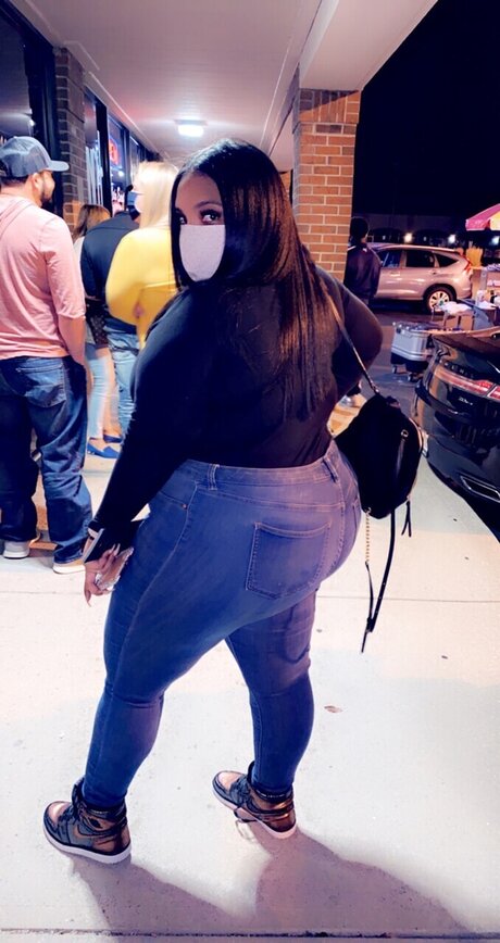 Lanegra2323 nude model archive