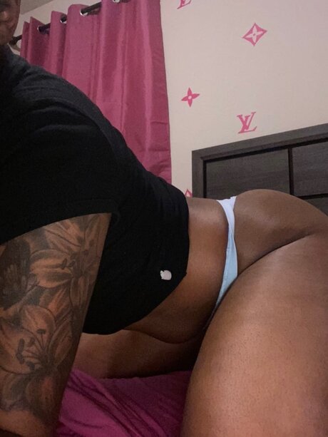 Prettyfacegirlyy pornographic model img