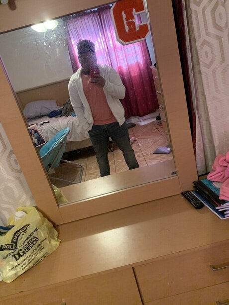 Controversy model exclusive photo