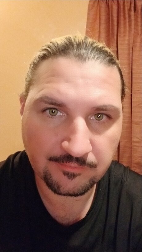 Thomas Coulter exclusive actress pictures