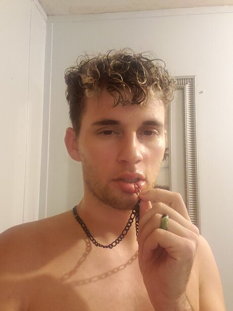 Evan exclusive model picture