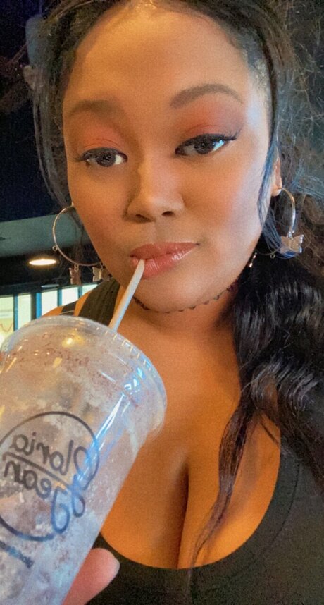 GU dGirl pornstar naked photo