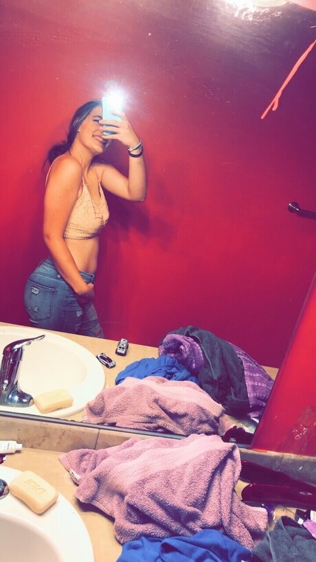 MommaK exclusive model pics