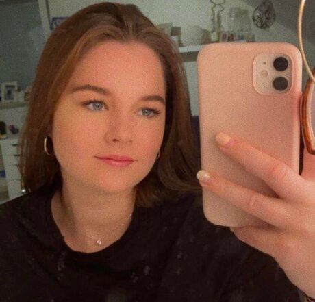 Joline high quality star photos