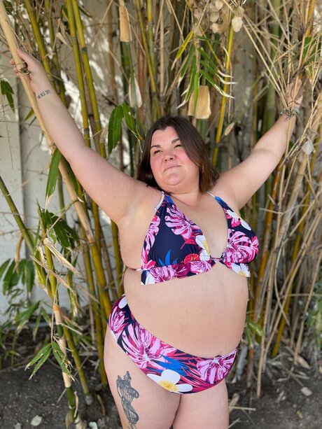 Chunky Chick Workout porn model images