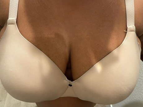 Alena Desire model hd picture