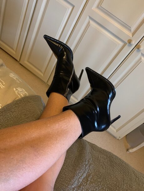 Miss Million Dollar exclusive pornstar gallery