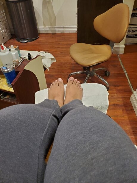 GALY nice actress photo