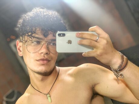 Maycol model beautiful pic