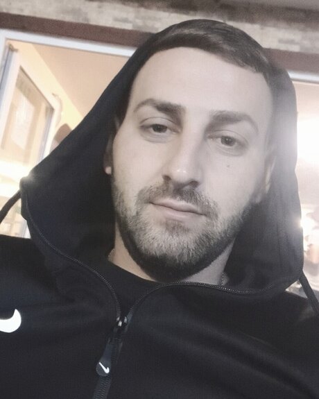 Robert1993 sexy pornstar img