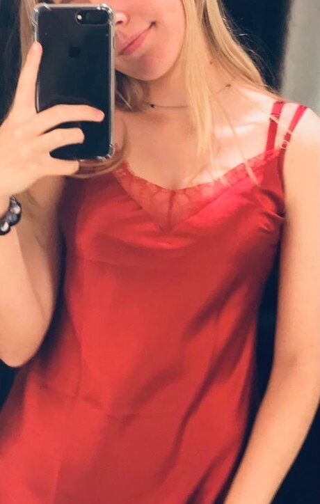 Lily Moore naked pornstar image