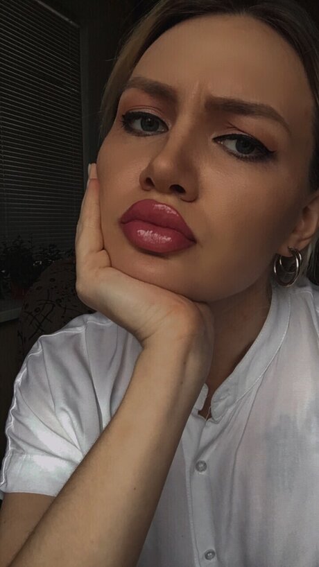 Polina Balagura art model picture