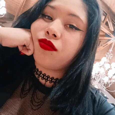 Monnayne exclusive model pic