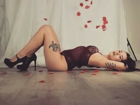 Royalties xxx actress image