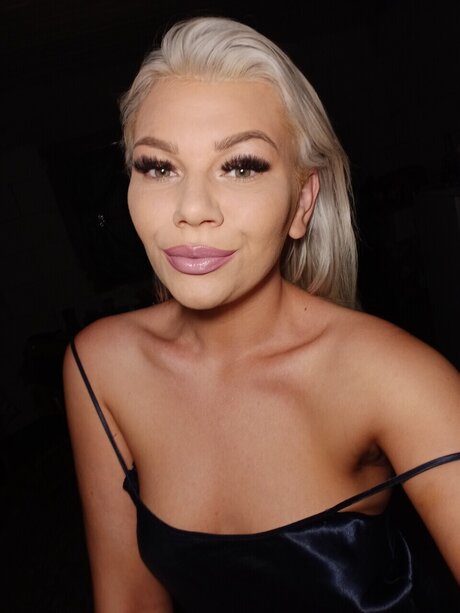 Elena Blondie high quality model pic