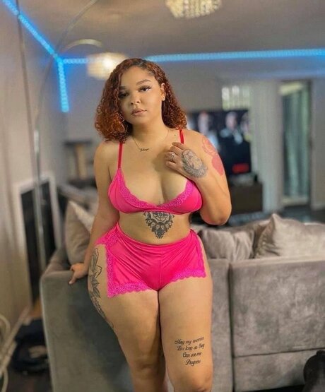 Leah B erotic pornstar picture