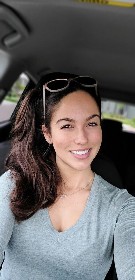 Arianna Marie star hot images