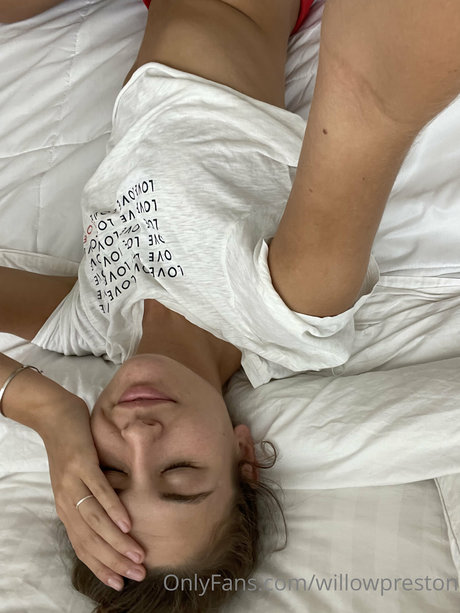 Willow Preston naked actress photos