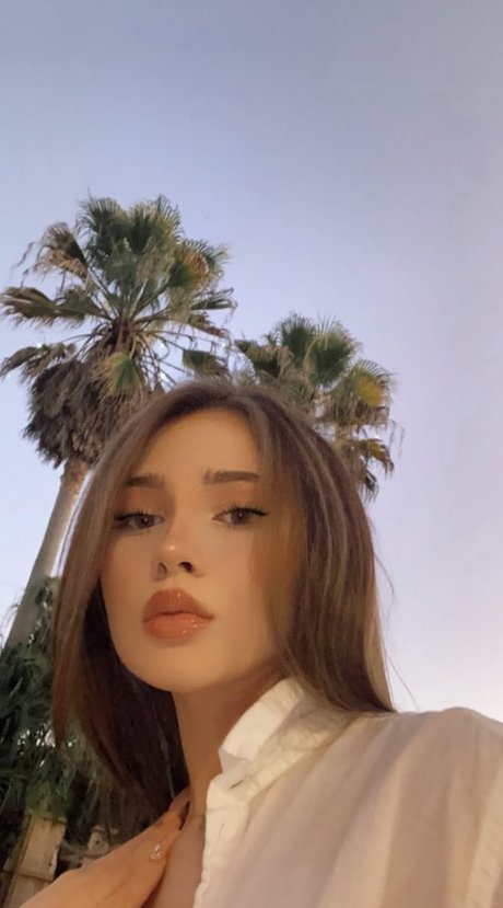 Tayler Hills pornstar xxx galleries